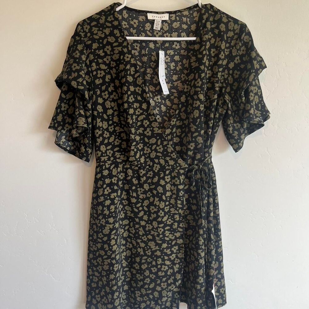 NWT Topshop Size 4 floral wrap dress